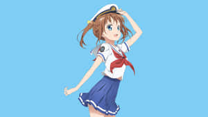動漫女孩穿著水手服微笑，一隻手放在帽子上擺姿勢。 — 乾淨 壁紙