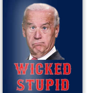 一個穿著西裝的男人，臉部皺起，藍色背景上有紅色文字寫著「WICKED STUPID」。 — 巴拉克·歐巴馬 壁紙