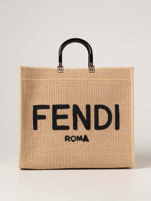 Fendi Roma編織托特包，黑色手柄和標誌，白色背景 — 仙女美學 壁紙
