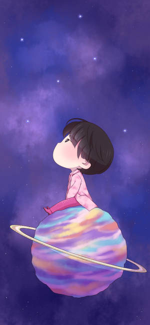 一個小小的動畫小孩坐在一個有環的彩虹行星上，背景是星光閃爍的紫色天空。 — 高畫質月亮 壁紙