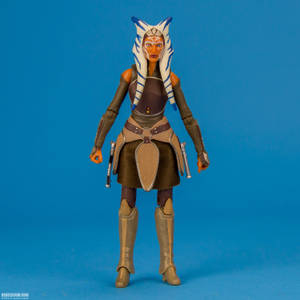 Ahsoka Tano可動人偶在藍色背景前全副盔甲 — 混沌武士 壁紙