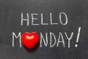 紅色心形取代Hello Monday中的O，用粉筆寫在黑板上 — 白色愛心 壁紙
