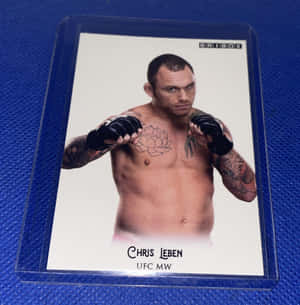 UFC拳手Chris Leben在收藏卡上擺出戰鬥姿勢 — 簡約 壁紙