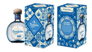 Don Julio Blanco龍舌蘭酒瓶與道奇隊主題盒子。 — 瓜達拉哈拉 壁紙