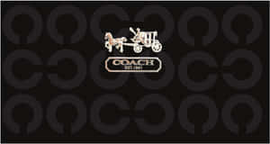Coach 品牌標誌，在黑色圖案背景上展示一輛馬車。 — 教練 壁紙