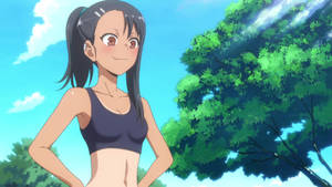 穿著運動服的動漫女孩站在戶外，背景是綠樹和藍天。 — 長瀞 壁紙
