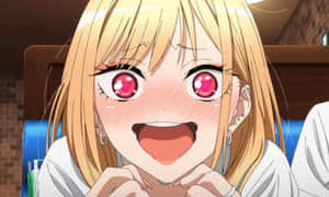 金髮粉紅眼睛的動漫女孩在室內燦爛微笑。 — 可愛動漫女孩 壁紙