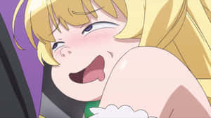 金發動漫女孩，臉頰泛紅，閉著眼睛大笑。 — 搞笑動漫 壁紙