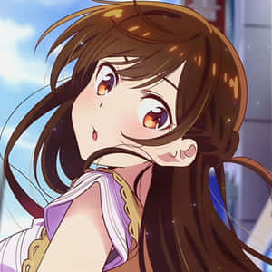 棕色頭髮和明亮眼睛的動漫女孩對著天空微笑。 — Q版動漫 壁紙