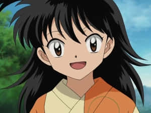 黑髮和橙色上衣的動漫女孩在戶外微笑。 — 犬夜叉 壁紙