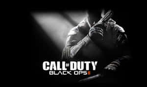 剪影士兵在聚光燈下持步槍，附有 Call of Duty Black Ops II 標題。 — 決勝時刻：黑色行動4 壁紙