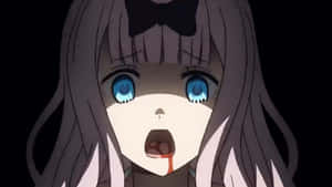 灰色頭髮和藍色眼睛的動漫女孩，嘴巴滴著血。 — 高飛 壁紙