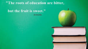 書上的青蘋果與亞里斯多德關於教育的名言