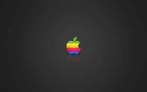 深灰色背景上帶有倒影的彩虹Apple標誌 — 蘋果標誌 iPhone 壁紙