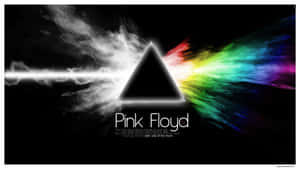 Pink Floyd專輯封面，一個黑色三角形發出彩虹稜鏡和煙霧。 — 月落 壁紙
