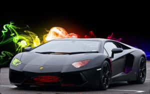 黑色藍寶堅尼 Aventador 在黑暗環境中帶有彩色煙霧效果。 — 火焰動畫 壁紙