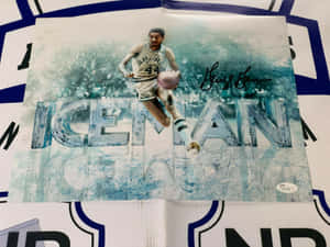 附有「ICEMAN」冰凍文字背景的簽名籃球運動員照片。 — 運動 壁紙