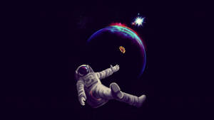 太空人在色彩繽紛的行星和明亮的星星附近漂浮。