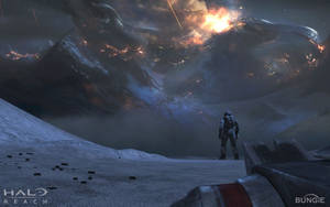 士兵看著外星飛船在雪地戰場上猛烈爆炸墜毀。 — 最後一戰： Reach 壁紙