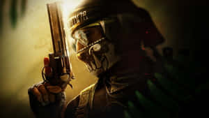 戴面具的士兵在叢林中手持左輪手槍，金色逆光。 — 電玩遊戲 GIF 壁紙