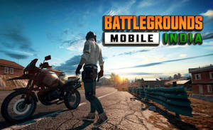 在Battlegrounds Mobile India遊戲場景中，日落時分裂開的道路上玩家與摩托車。 — 巴布風機車 壁紙