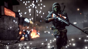 身穿戰鬥裝備的士兵在夜間奔跑於燃燒的城市街道。 — 蝙蝠俠 4K GIF 壁紙