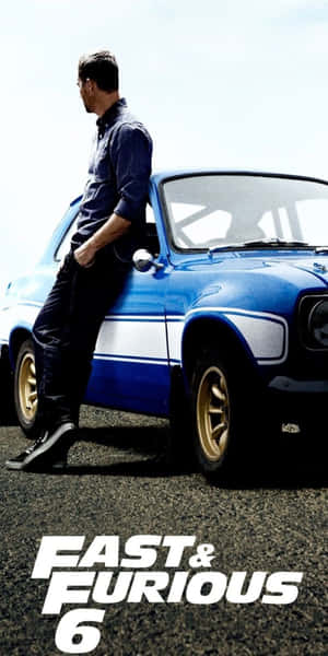 男子靠著藍色賽車，Fast Furious 6 標題 — Pixel 3 壁紙