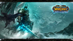 身穿暗黑盔甲的戰士在雪山風暴中手持發光劍。 — 魔獸世界 壁紙