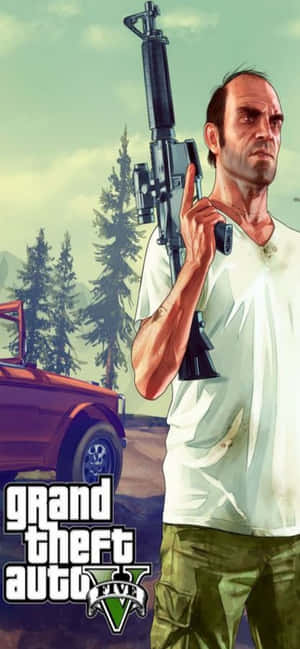 男子在森林地區手持步槍站在紅色汽車旁，帶有GTA V標誌。 — 電玩遊戲 GIF 壁紙