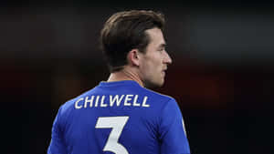 身穿藍色球衣、印有名字Chilwell和3號的足球運動員。 — 運動 壁紙