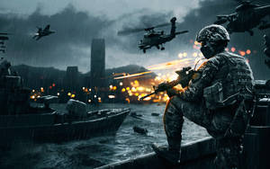 雨夜戰鬥中，士兵從船上發射步槍，直升機和噴射機在頭頂飛過。 — 電玩遊戲 GIF 壁紙