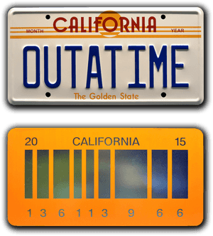 加州車牌，帶有「OUTATIME」和橙色條碼車牌。 — 歡迎回來 壁紙
