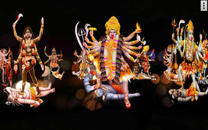 印度教女神杜爾迦（Durga）有多隻手臂和武器，站在惡魔之上，周圍有其他神祇。 — Maa Durga 壁紙
