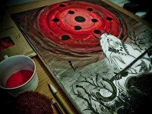 動漫藝術作品，描繪一個白髮角色，帶有紅色輪迴眼，在桌子上放有美術工具。