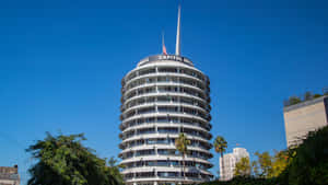 Capitol Records大樓與棕櫚樹和藍天 — 華盛頓首都隊 壁紙