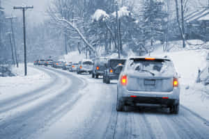 雪地交通堵塞中被雪覆蓋的汽車。 — 冬季風景 壁紙