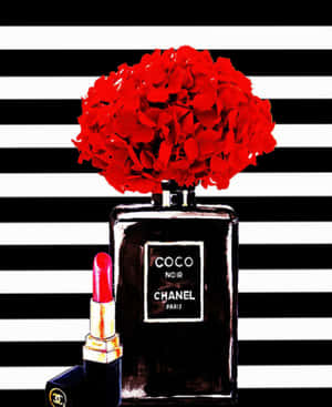 紅色繡球花在 Chanel 香水瓶上，與紅色唇膏一起，背景為黑白條紋。 — 香奈兒 壁紙