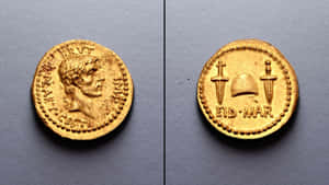 古代羅馬金幣，顯示皇帝側面輪廓和軍事符號。 — 拼貼 壁紙
