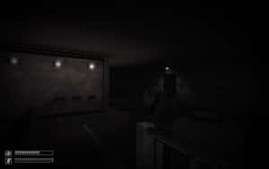黑暗的混凝土走廊，帶有閃爍的燈光和遊戲HUD元素 — SCP 壁紙