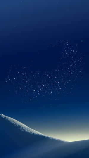 雪覆蓋的山脊在星空下 — 藍色美學電腦 壁紙
