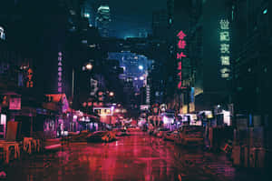 密集亞洲城市夜晚的雨中霓虹小巷，帶有發光標誌和濕漉漉的路面倒影。 — 像素藝術 壁紙