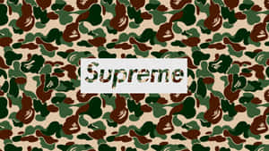 Supreme 標誌在迷彩背景上 — Bape 動態 壁紙