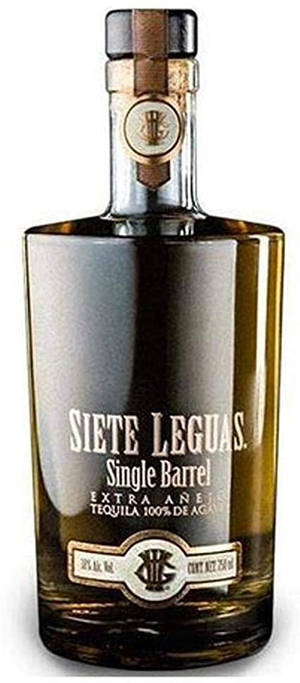 帶有金色和白色標籤的Siete Leguas Single Barrel Extra Añejo龍舌蘭酒瓶。 — 桌面 壁紙