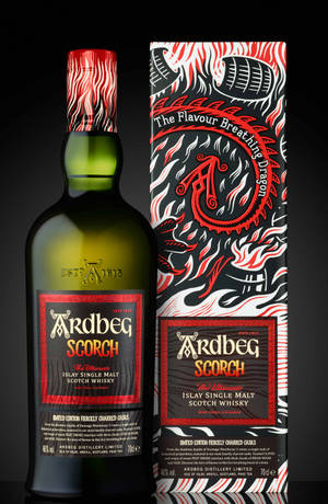Ardbeg Scorch 威士忌酒瓶及龍紋禮盒 — 榮耀MagicPad4 壁紙