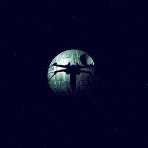 星際戰機在深空中飛越死星。 — 星際大戰 iPad 壁紙
