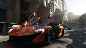橙色McLaren跑車在鵝卵石街道上打開車門，靠近歷史建築。 — 極限競速 地平線 4 壁紙