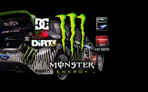Dirt 3的宣傳桌布， featuring 一輛帶有Monster Energy和DC標誌的拉力賽車。 — Monster Energy 壁紙