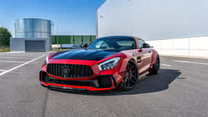 紅黑色梅賽德斯-AMG GT R跑車停放在工業用地。 — Mercedes-Benz 壁紙