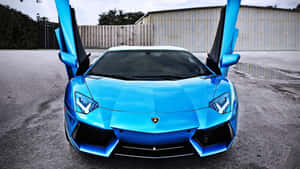 藍色藍寶堅尼Aventador，車門打開，停在混凝土場地上。 — 4K 藍寶堅尼 壁紙