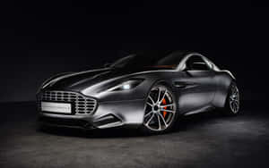 工作室燈光下的時尚啞光灰色 Aston Martin Thunderbolt 跑車。 — Steam Deck OLED 壁紙